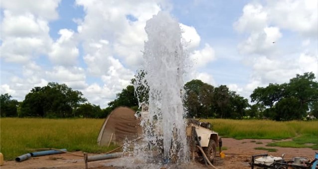 Aroyo, Südsudan, Schmitz-Stiftung, Brunnenwasser, Brunnen, Wasser