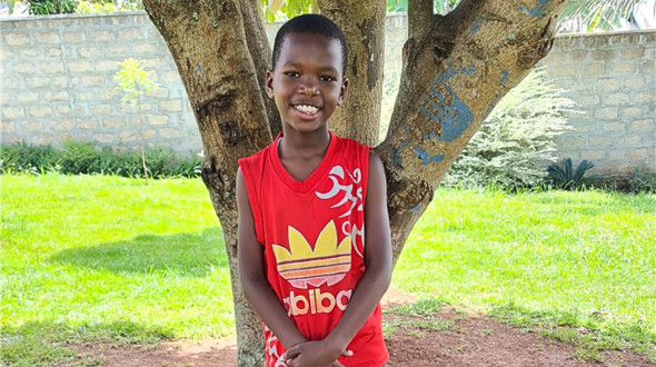 HOPE e.V. Schulpatenschaft für Eliah gesucht. Werden Sie Bildungspate für Kinder in Uganda/ Afrika