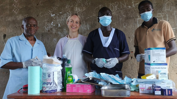 Zahnklinik im Rhino Camp