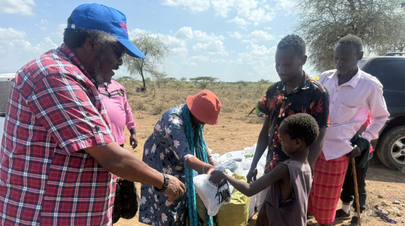 Schuhverteilung in Dhaba